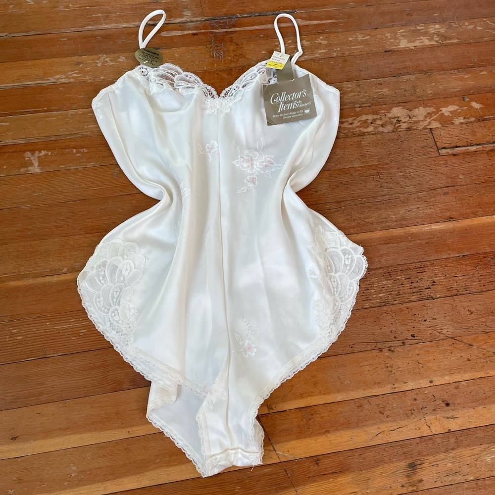 Vintage floral lingerie teddy from Warner’s collectors item
